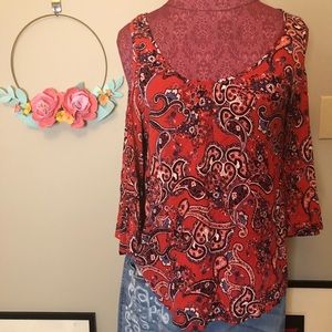 Cold shoulder cute top.EUC